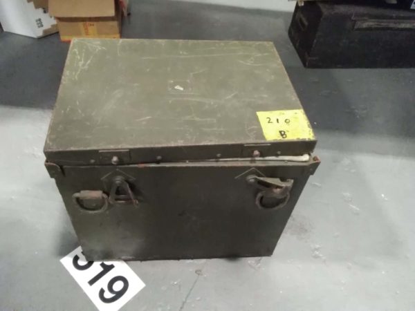 lot 519 metal lined military storage box - Image 5