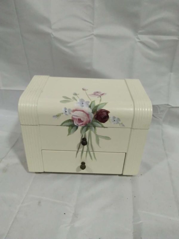 lot 521 large floral jewellery chest