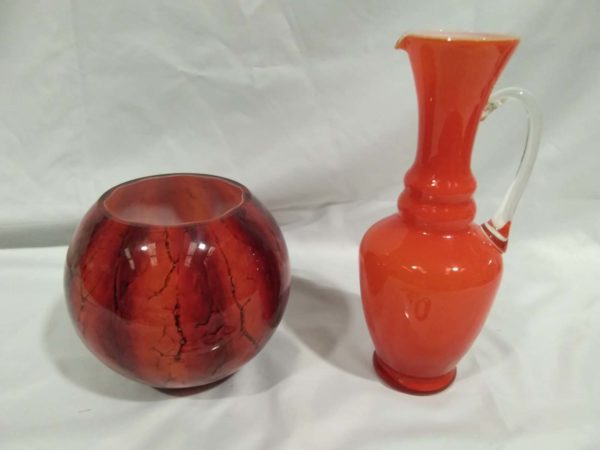 lot 559 round red glass bowl & vintage orange murano jug - Image 2