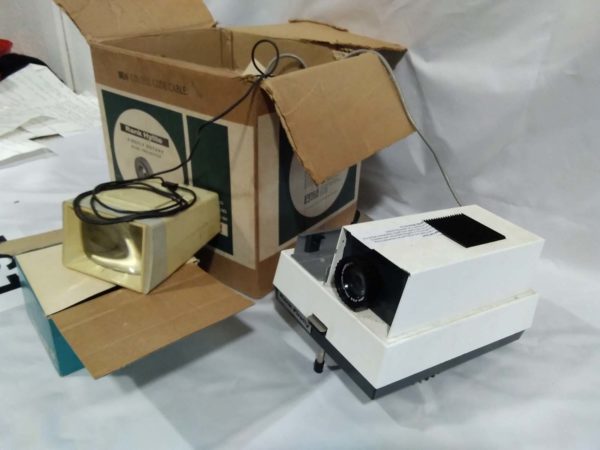 lot 561 rank hylite vintage projector in original box - Image 3