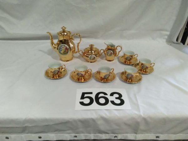 lot 563 gold lustre coffee set ( complete)