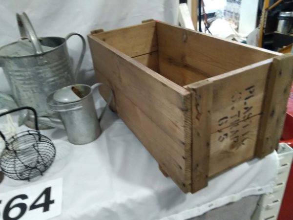 lot 564 wooden crate & metal ware - Image 4