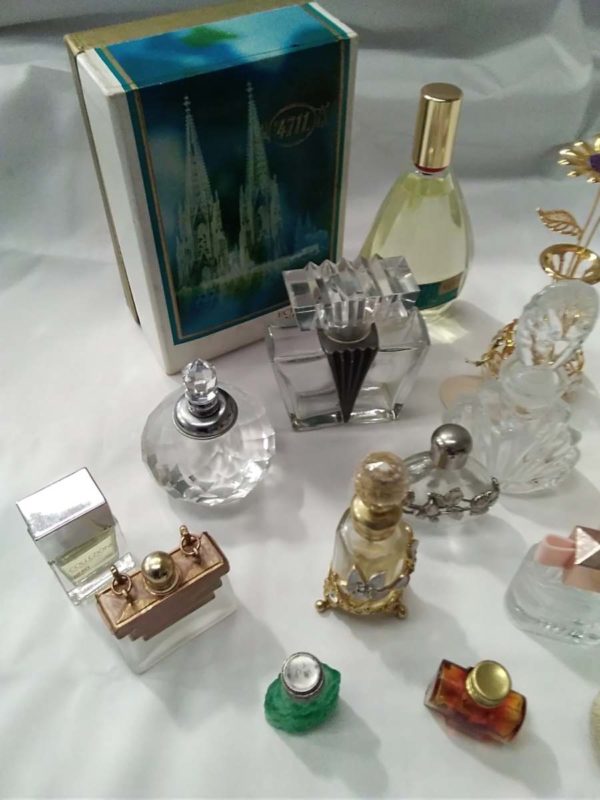 lot 263 selection of perfume bottles ( empty) - Image 5