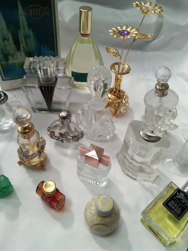 lot 263 selection of perfume bottles ( empty) - Image 4