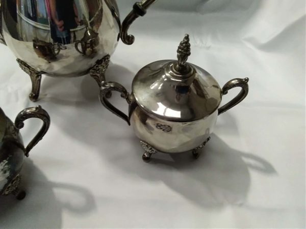 lot 264 silver plated teapot, milk & sugar - Image 4