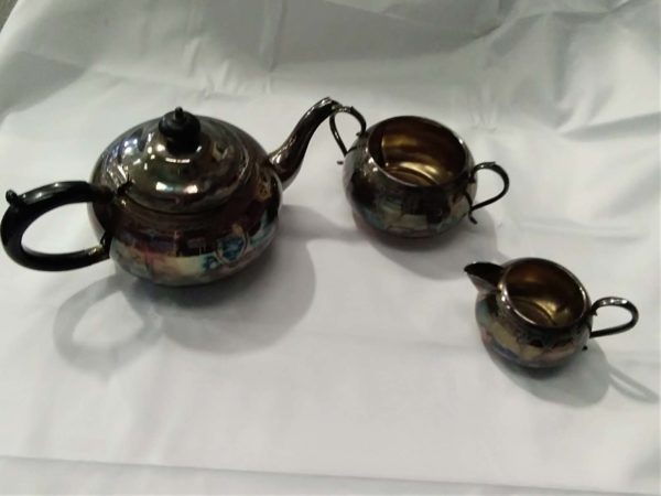 lot 269 vintage teapot, milk & sugar