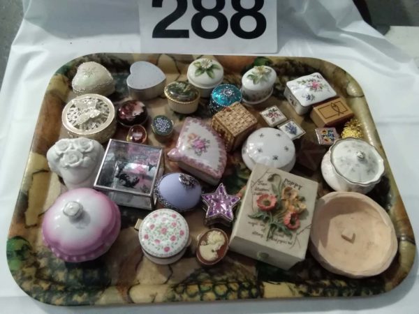 lot 288 various trinket pots