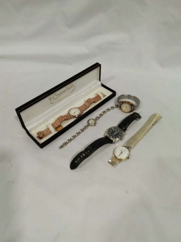 lot 289  quanatiy of ladies and gents watches