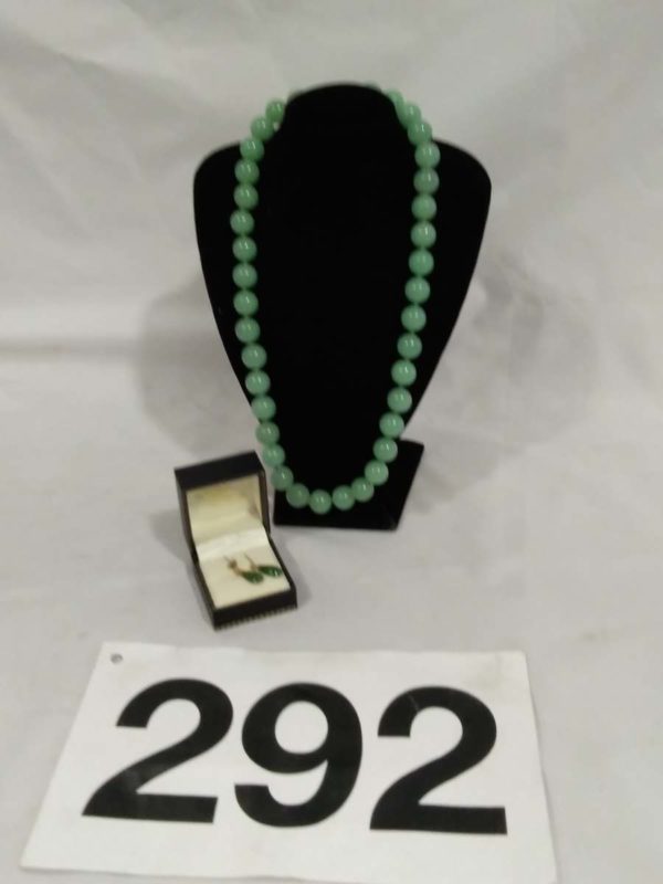 lot 292  necklace and earrings possible jade - Image 2