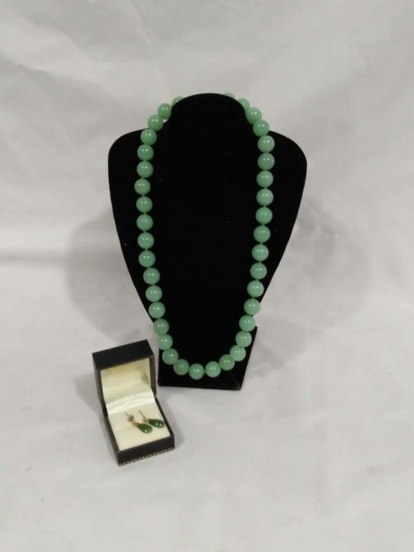 lot 292  necklace and earrings possible jade