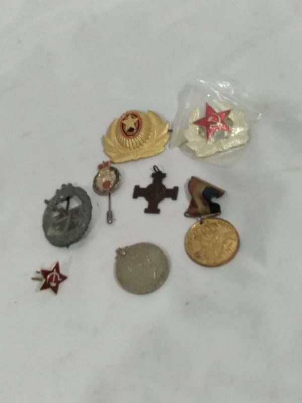 lot 304 military badges and medals