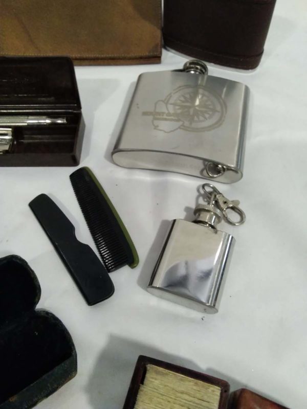 lot 311 gentlemen’s items inc button polisher, razor, spectacles, mini cards in presentation box etc - Image 6