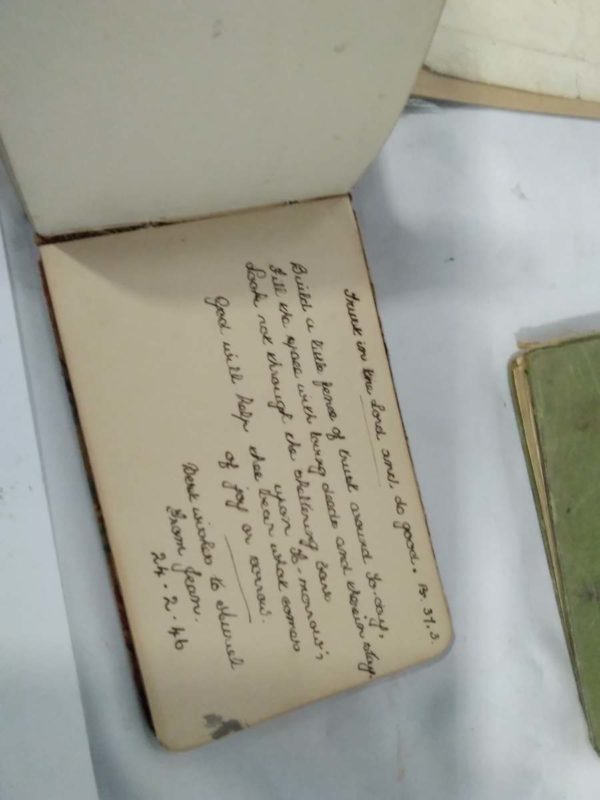 lot 313 antique  letter and autograph books - Image 10