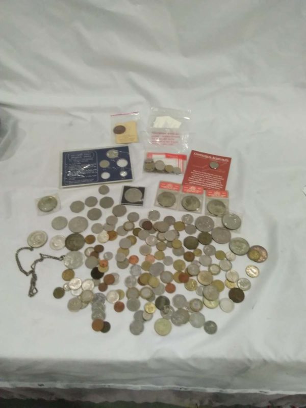 lot 320 old collectable coins British and foreign