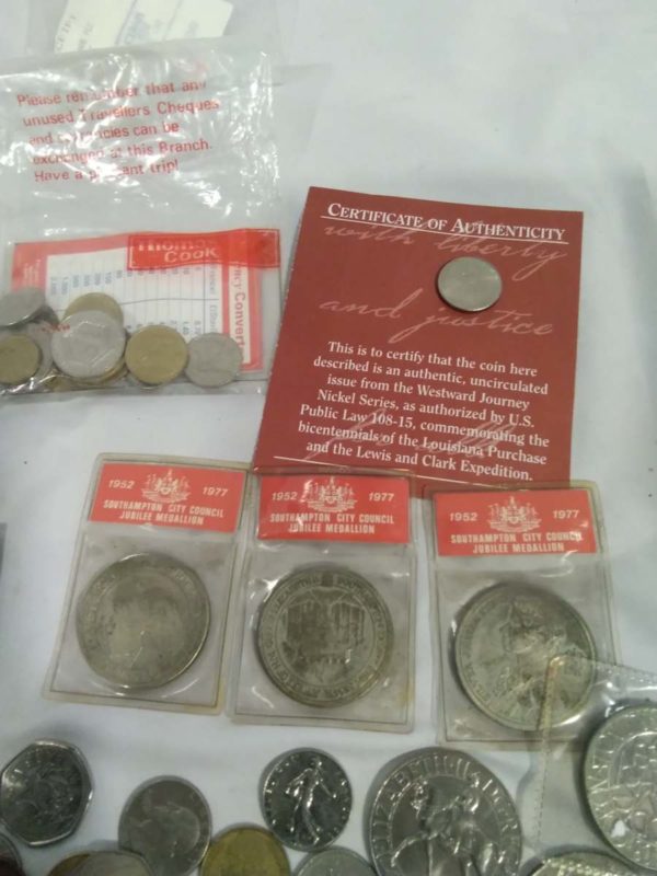 lot 320 old collectable coins British and foreign - Image 2