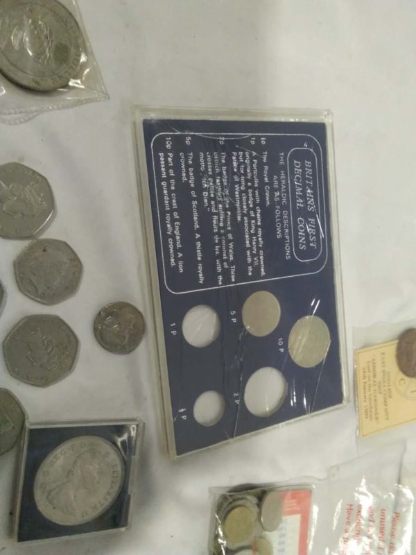 lot 320 old collectable coins British and foreign - Image 10