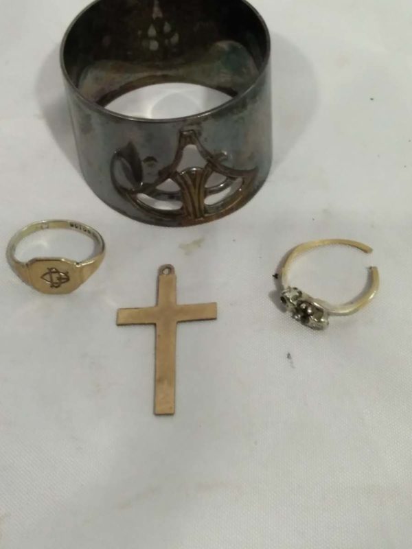 lot 323 9ct gold on silver ring & other items - Image 2