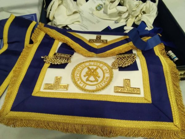 lot 330 masonic sash and apron and ephemera - Image 2