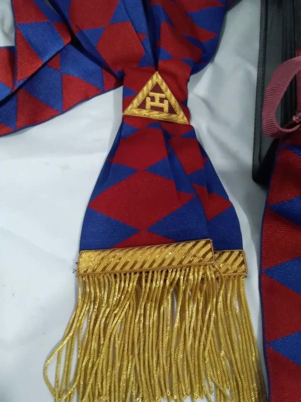 lot 332  masonic sash & apron - Image 4