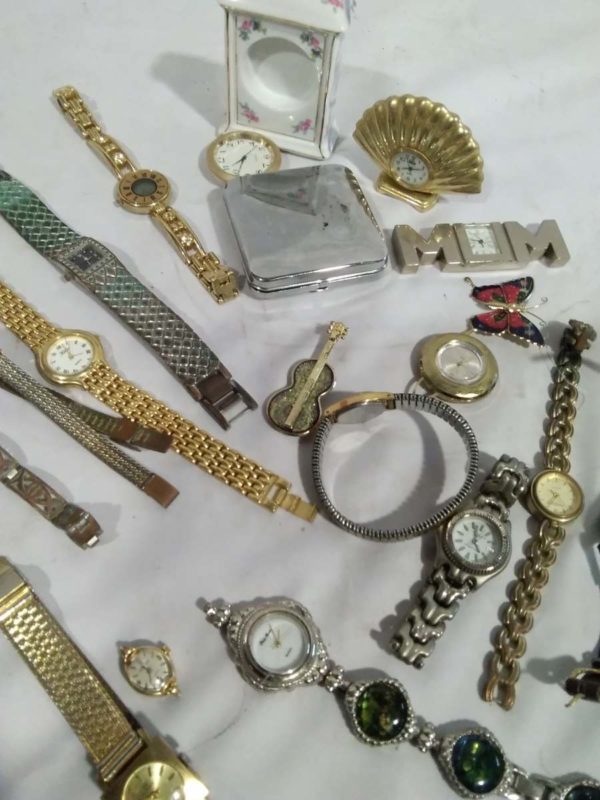 lot 471 quantity of watches, miniataure clocks, etc. - Image 4