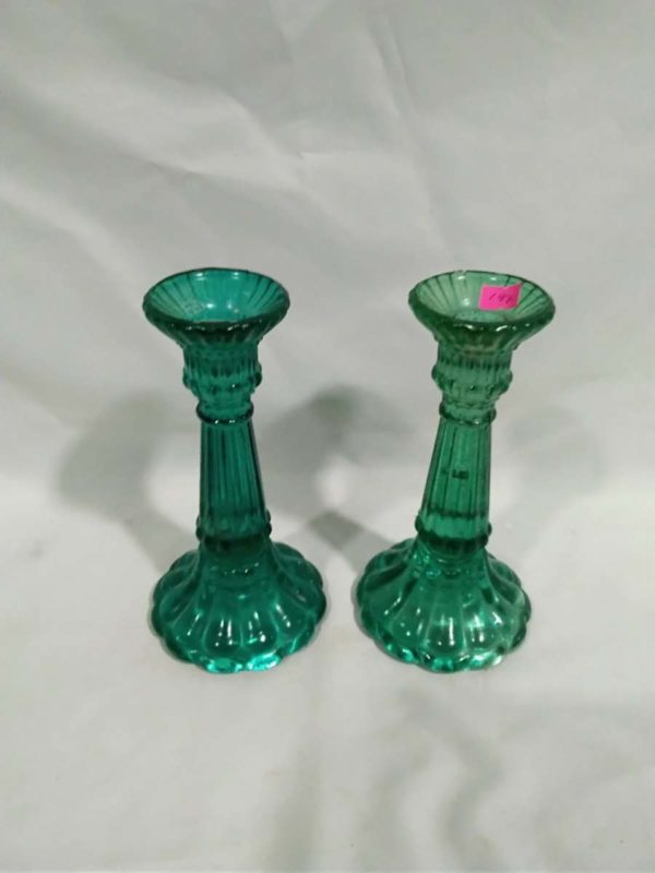 lot 488 pair of green glass candle sticks - Image 2