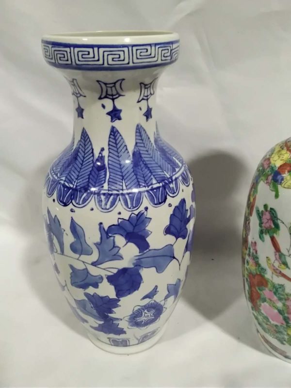 lot 489 2 Chinese vases - Image 2