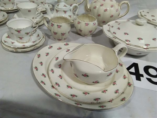 lot 496 tea set, tureens, plates etc Royal Stuart - Image 5