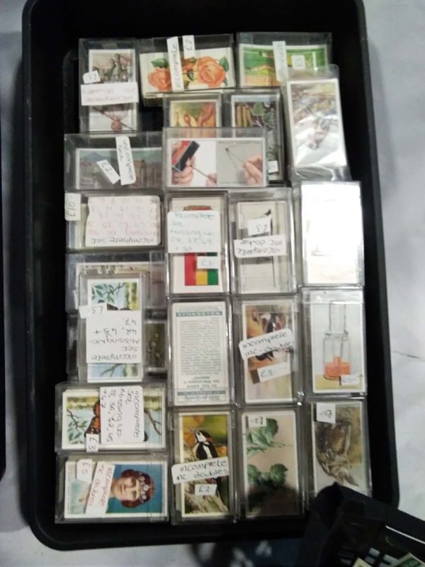 lot 525 qauntity of cigerette & trading cards - Image 5