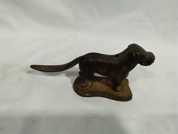 lot 527 victorian cast iron nut cracker in the form of a dog - Image 4