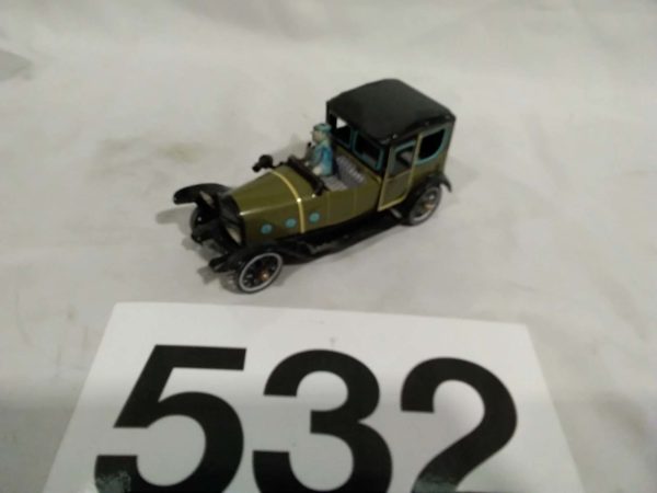 lot 532 tin plate classic car with key