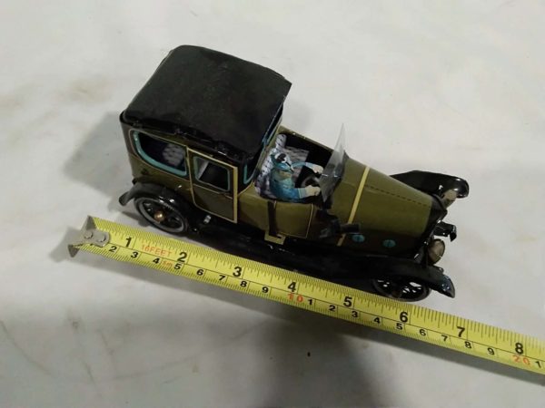 lot 532 tin plate classic car with key - Image 3