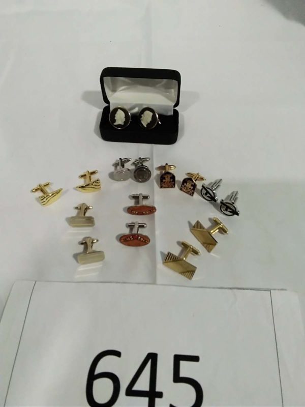 lot 645 8 x pairs of gents cufflinks including a pair of cameos - Image 5