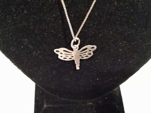 lot 654 silver dragonfly & chain marked 925 italy