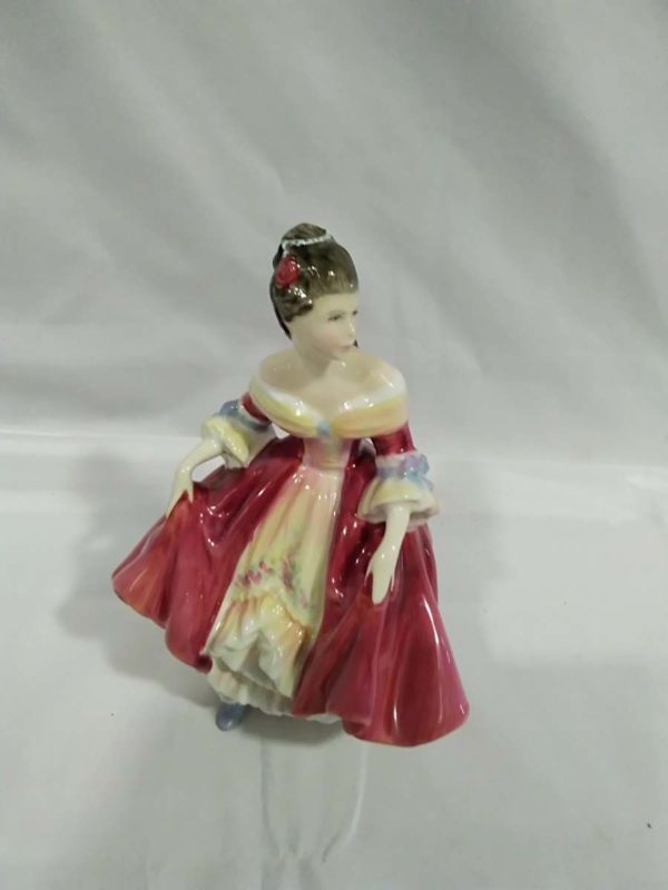 lot 662 Royal Doulton Southern Belle Hn2229