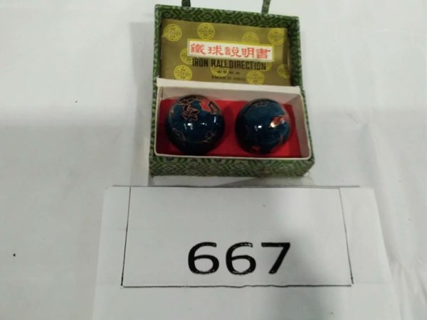 lot 667 cased Chinese balls - Image 2