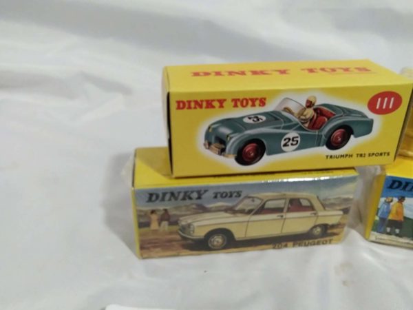 lot 169 4 modern Dinky cars still sealed - Image 6