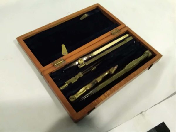 lot 171 cased drawring set