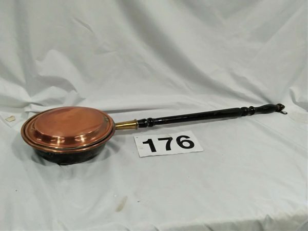 lot 177 copper bed pan / warmer