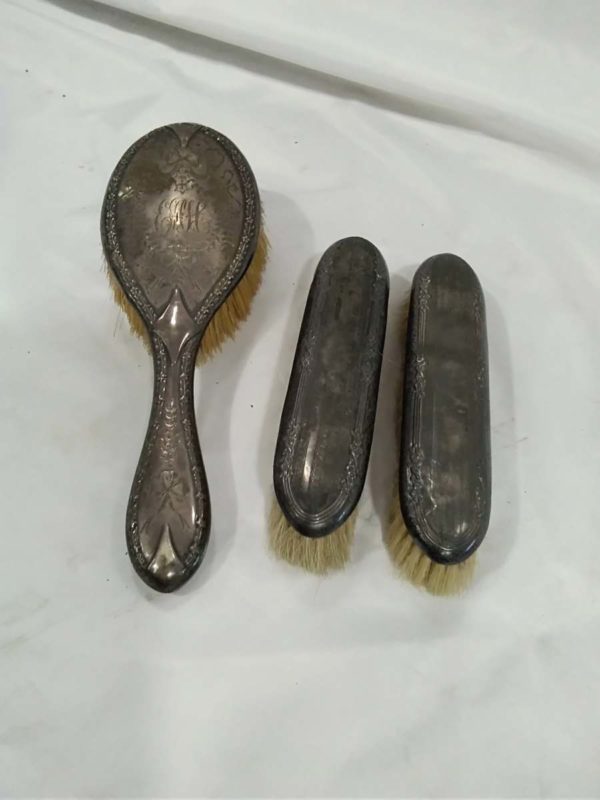 lot 187 halmarked silver dressing table brushes