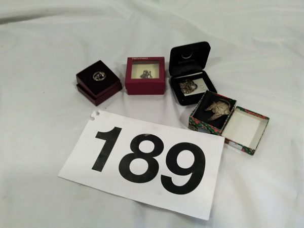 lot 189 4 x brooches including 2 hallmarked silver