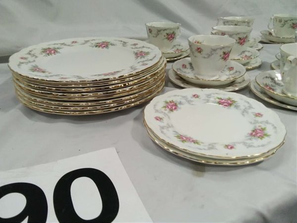 lot 190 quantity of Royal Albert ‘Tranquility’ china - Image 2