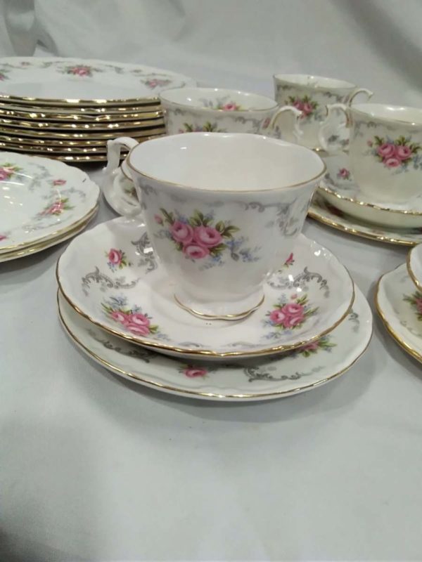 lot 190 quantity of Royal Albert ‘Tranquility’ china - Image 4