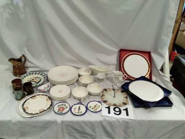 lot 191 quantity of vintge & decorative china including Royal, Spode, etc.