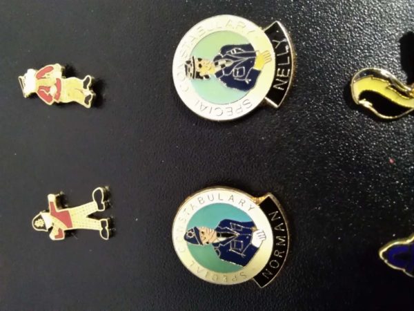 lot 195 collection of pin badges - Image 5