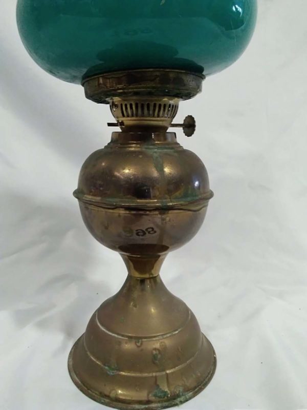 lot 198 brass based double burner oil lamp - Image 2