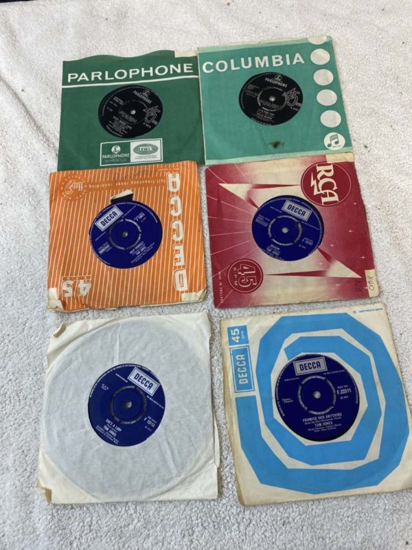 OH010-SIX SINGLES INC TOM JONES-COLLECTION FFORESTFACH