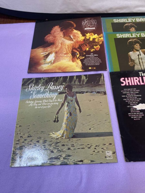 OH020-COLLECTION OF SHIRLEY BASSEY AND TOM JONES LPS-COLLECTION FFORESTFACH - Image 4