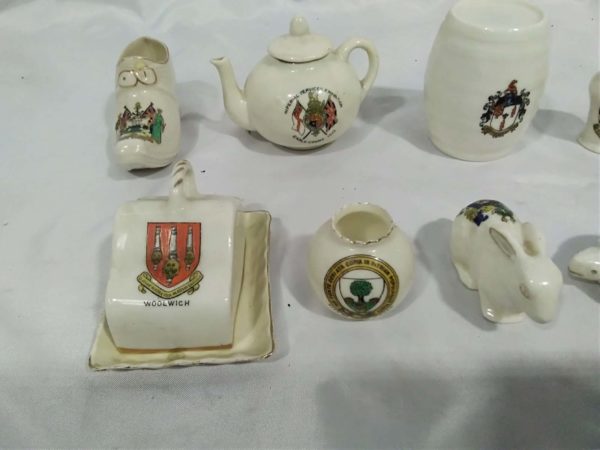 lot 251 collection of Antique crested ware items - Image 2