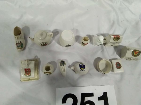 lot 251 collection of Antique crested ware items - Image 4