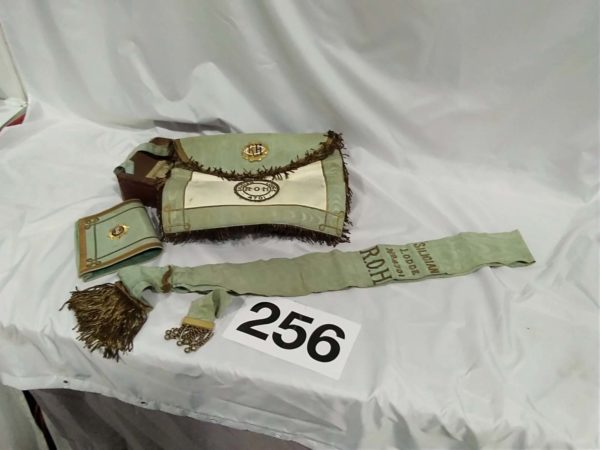 lot 256 RAOB Apron & sash